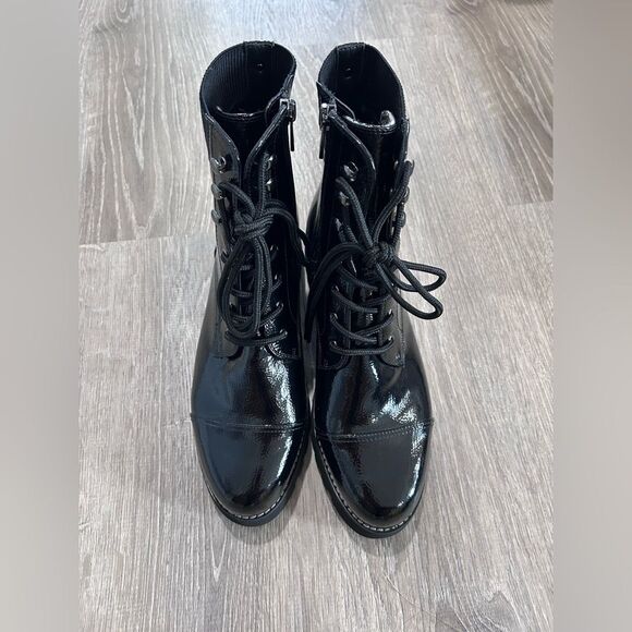 New DONALD J PLINER Glossy Ankle Boots Size 10 Black - Picture 1 of 6